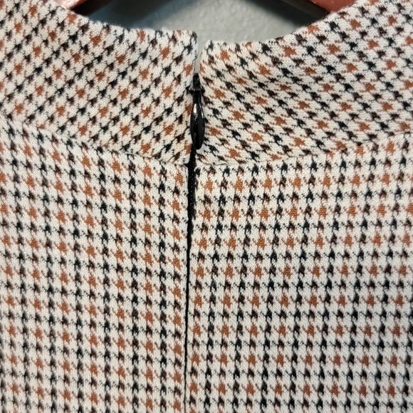 Express NWT Women's Mock Neck Wide Leg Jumpsuit in a Houndstooth Pattern XL - Picture 4 of 13